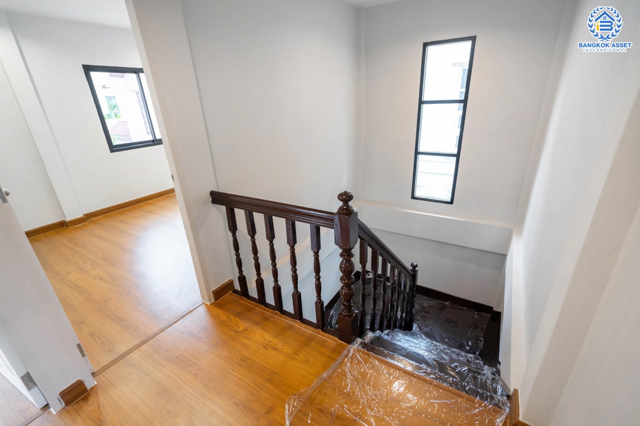 บ้านมือสองตกแต่งใหม่ ม.มณียา3 รัตนาธิเบศร์-ท่าอิฐ แบรนด์ Property Perfect หลังใหญ่ เนื้อที่  63 ตร.ว. ฟังก์ชั่นครบ! 4 ห้องนอน (มีห้องนอนชั้นล่าง) 2 ห้องน้ำ 2 ที่จอดรถ บนทำเลที่ดีที่สุด! เชื่อมต่อถ.รัตนาธิเบศร์ และถ.ราชพฤกษ์ ใจกลาง 2 เซ็นทรัลฯ ใกล้ MRT "สถานีบางรักน้อยท่าอิฐ"...